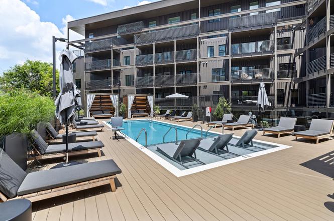 Resort-style outdoor pool & sun deck