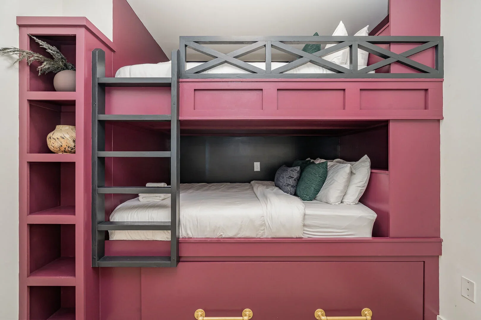 Queen-over-queen bunk room