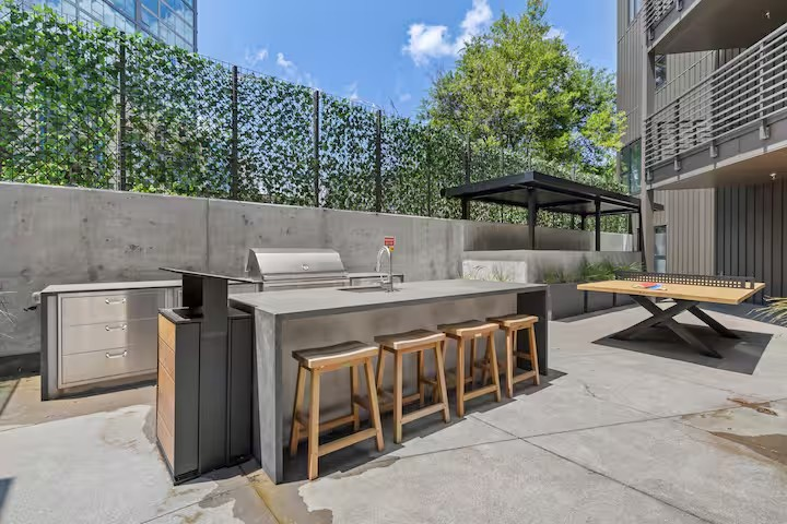 Outdoor grill bar & ping pong